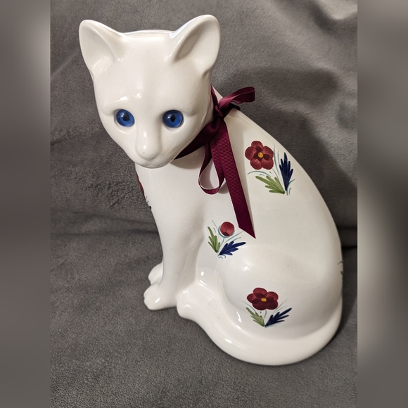 Elpa Alcobaca Portugal White Ceramic Painted Spring Flowers Blue Jewel Eyes Cat - Picture 4 of 8